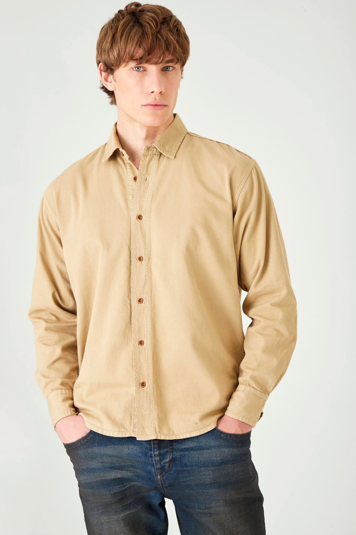 Men's regular fit shirt with contrasting buttons in cotton – TNS