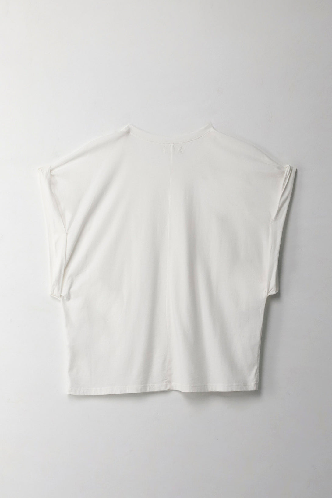 Camiseta manga sisa con bolsillo crudo para mujer