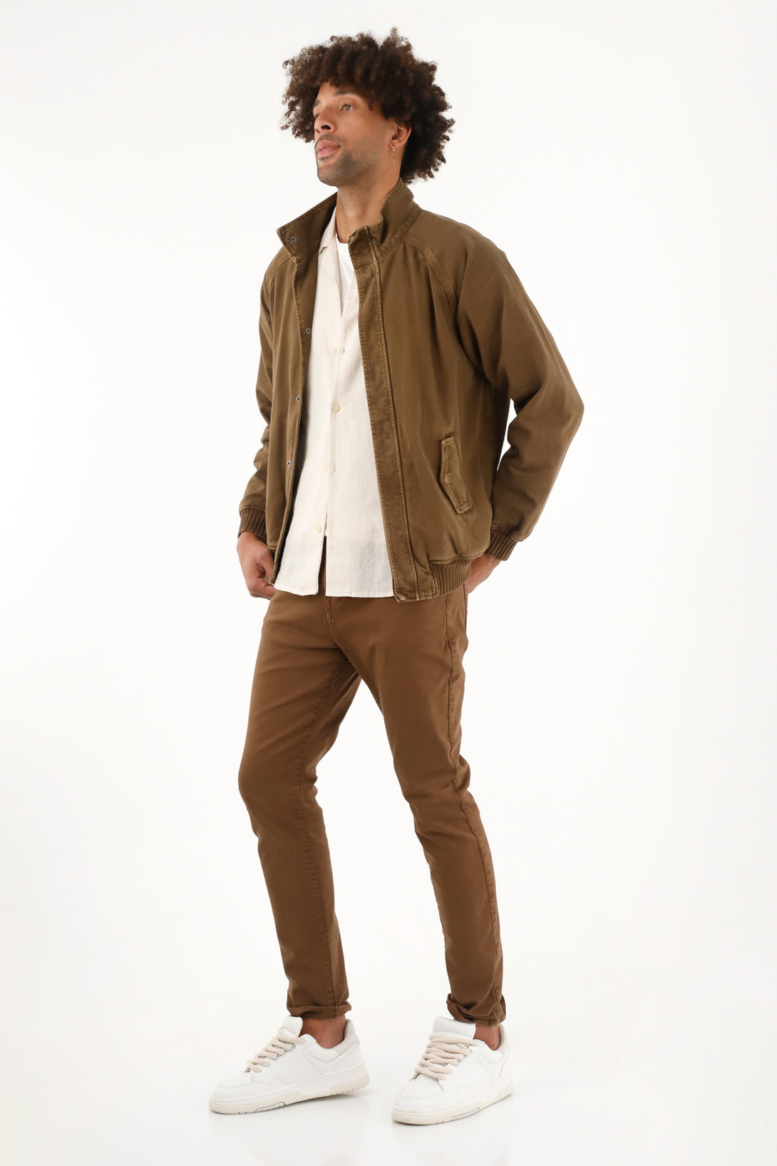 Chaqueta café tipo Bomber para hombre
