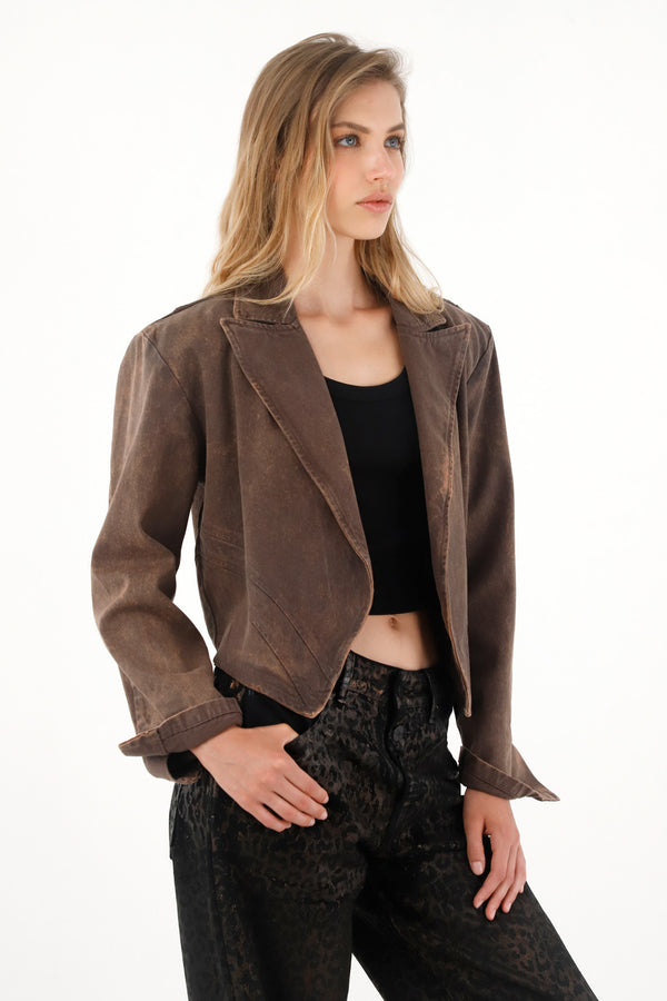 Blazer crop café encerado para mujer