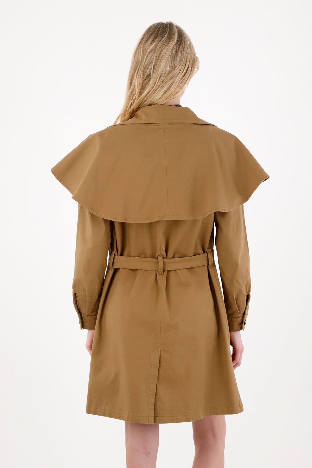 Abrigo tipo Trench café para mujer