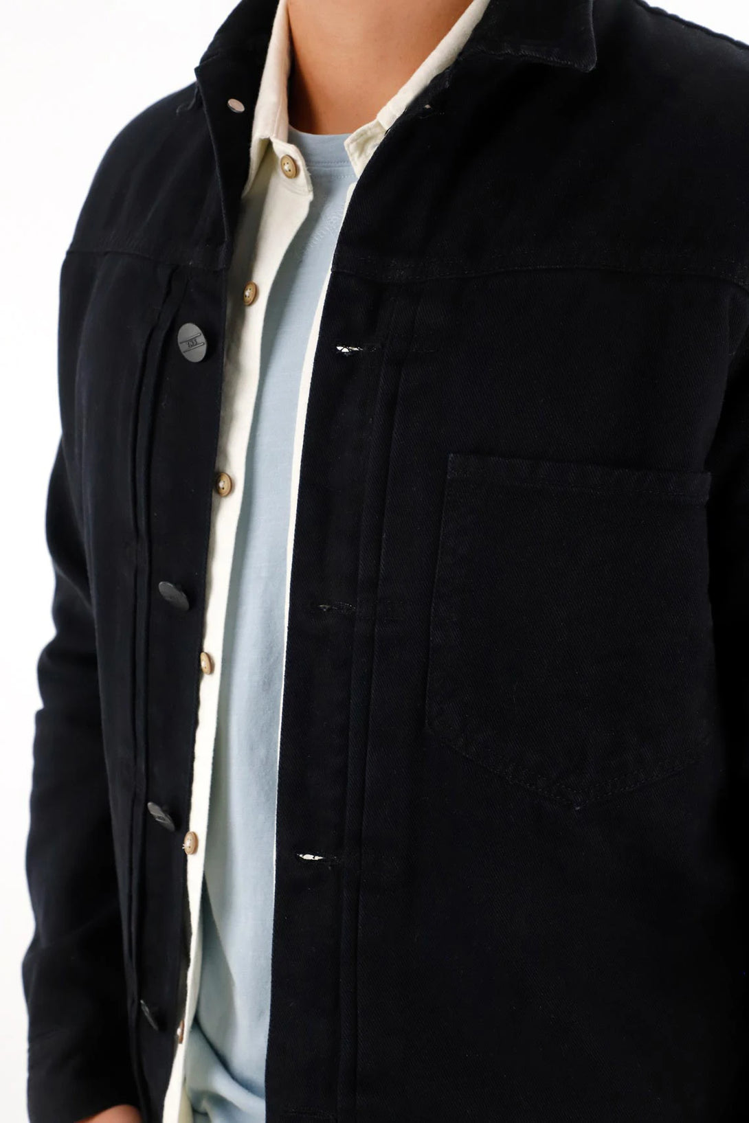 Abrigo tipo Trucker black denim para hombre