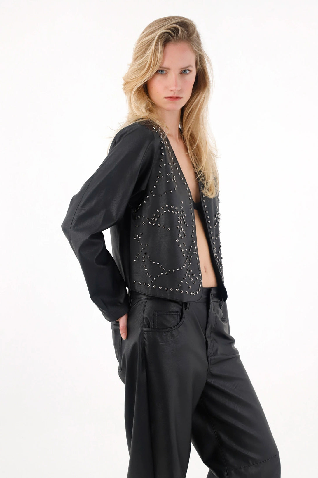 Chaqueta en cuero sintético negra para mujer