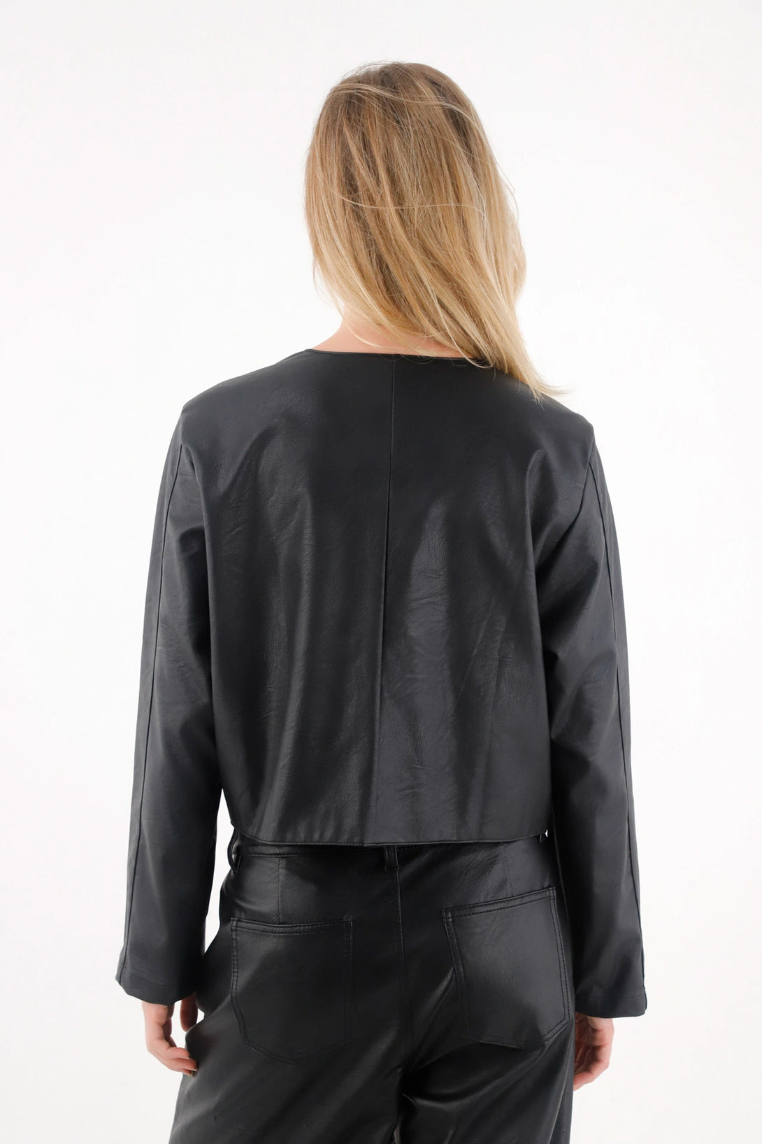 Chaqueta en cuero sintético negra para mujer