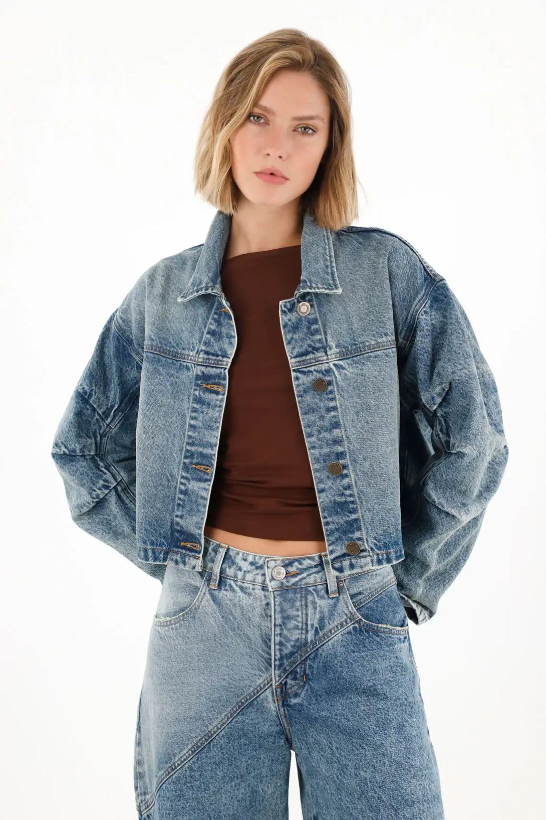 Women's Horseshoe Sleeve Denim Jacket