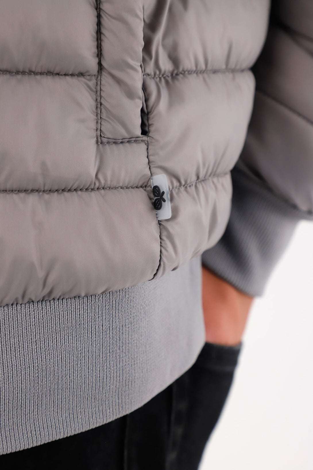 Chaqueta acolchada gris para hombre