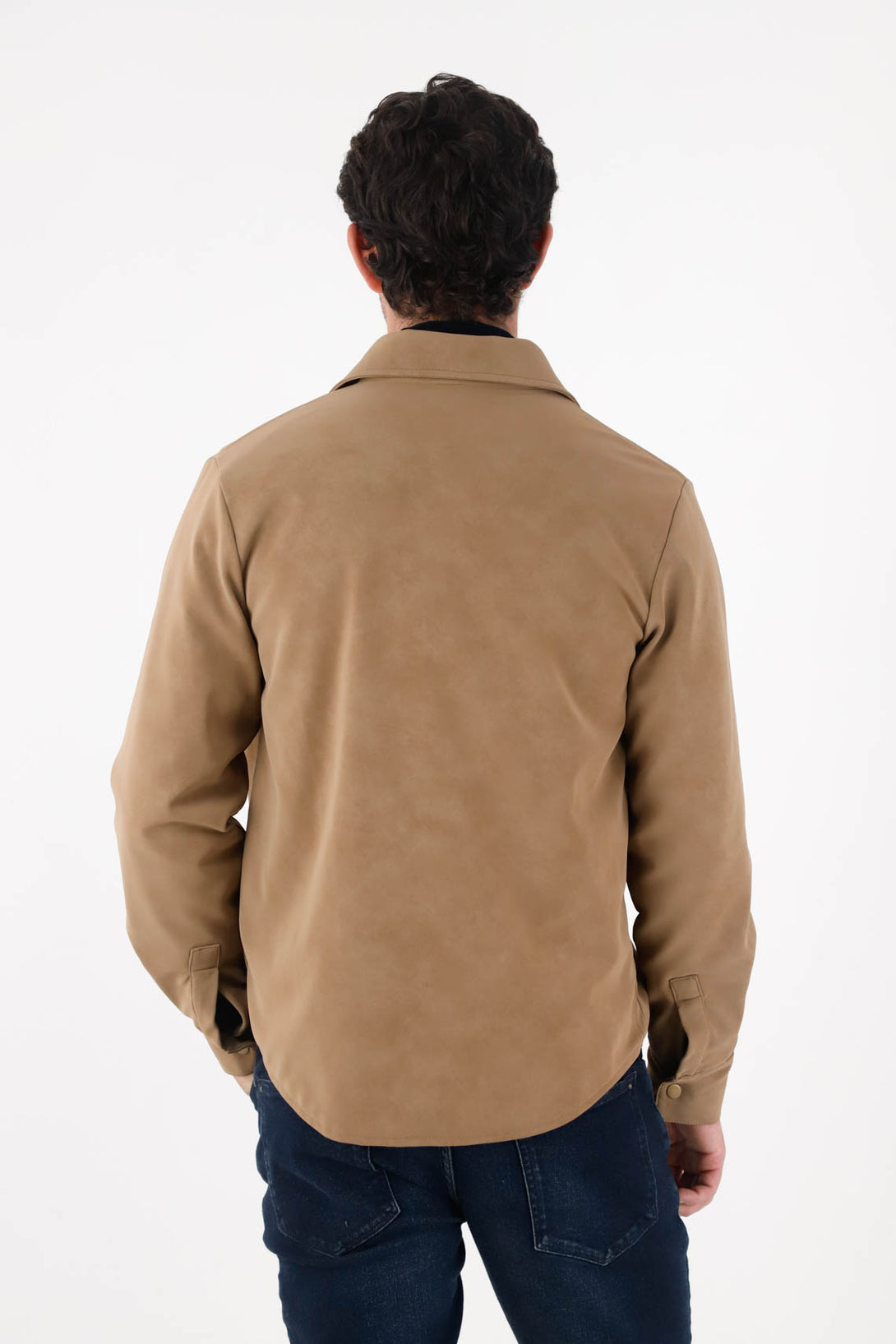 Chaqueta tipo camisa de textura suave café para hombre