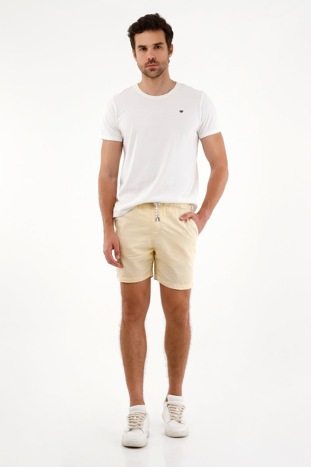 Men's yellow bermuda shorts with adjustable drawstring.