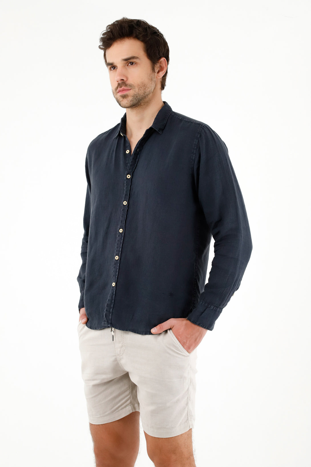Men's gray bermuda shorts with adjustable drawstring.