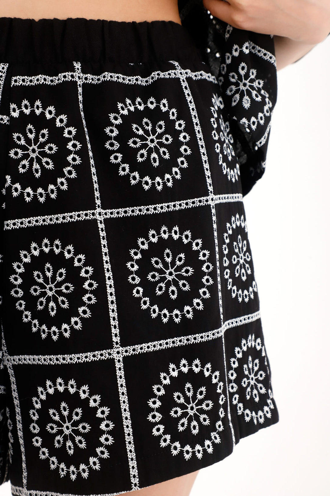 Women's Black Embroidered Lino-Look Short