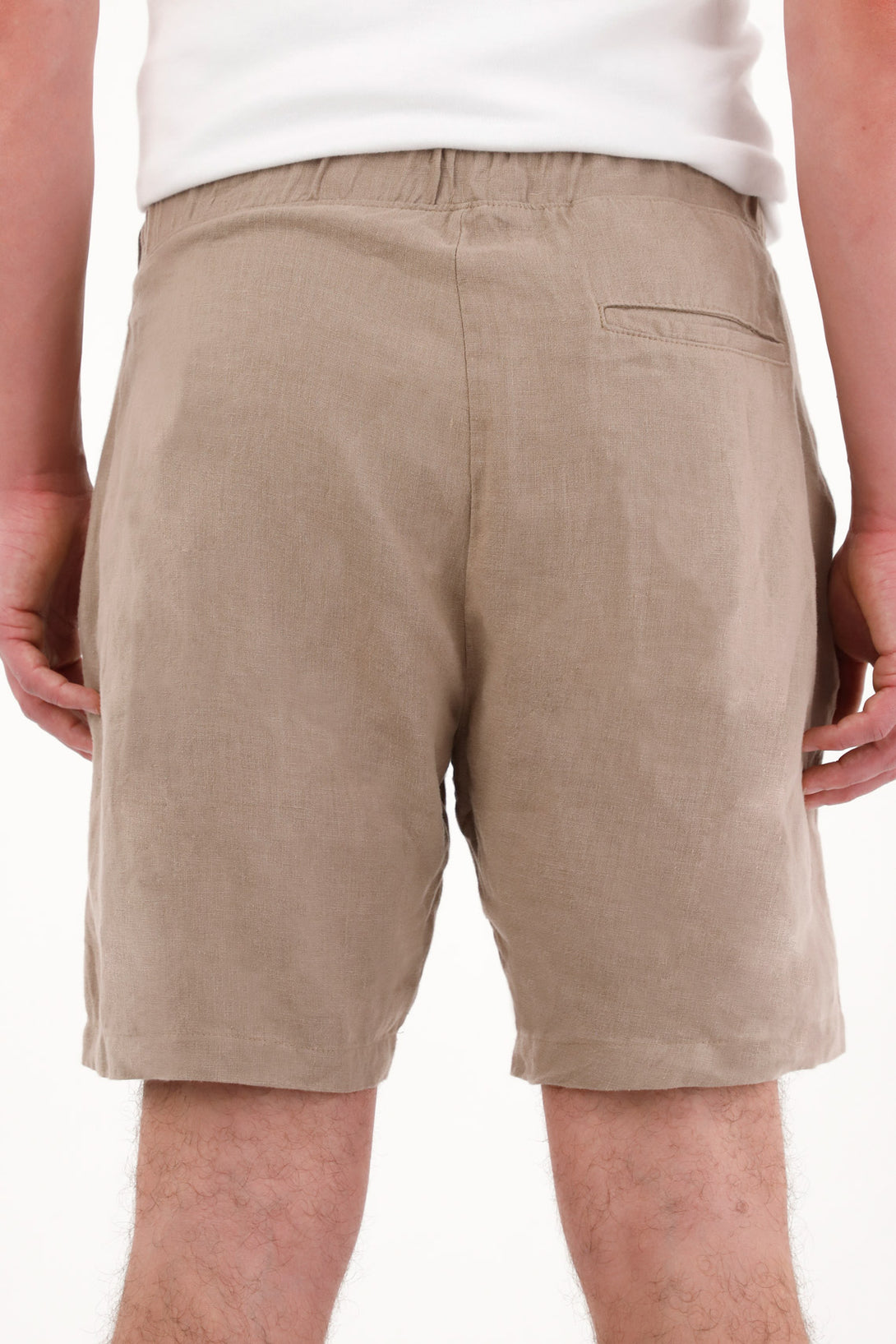 Bermuda en 100% lino con bolsillos café para hombre