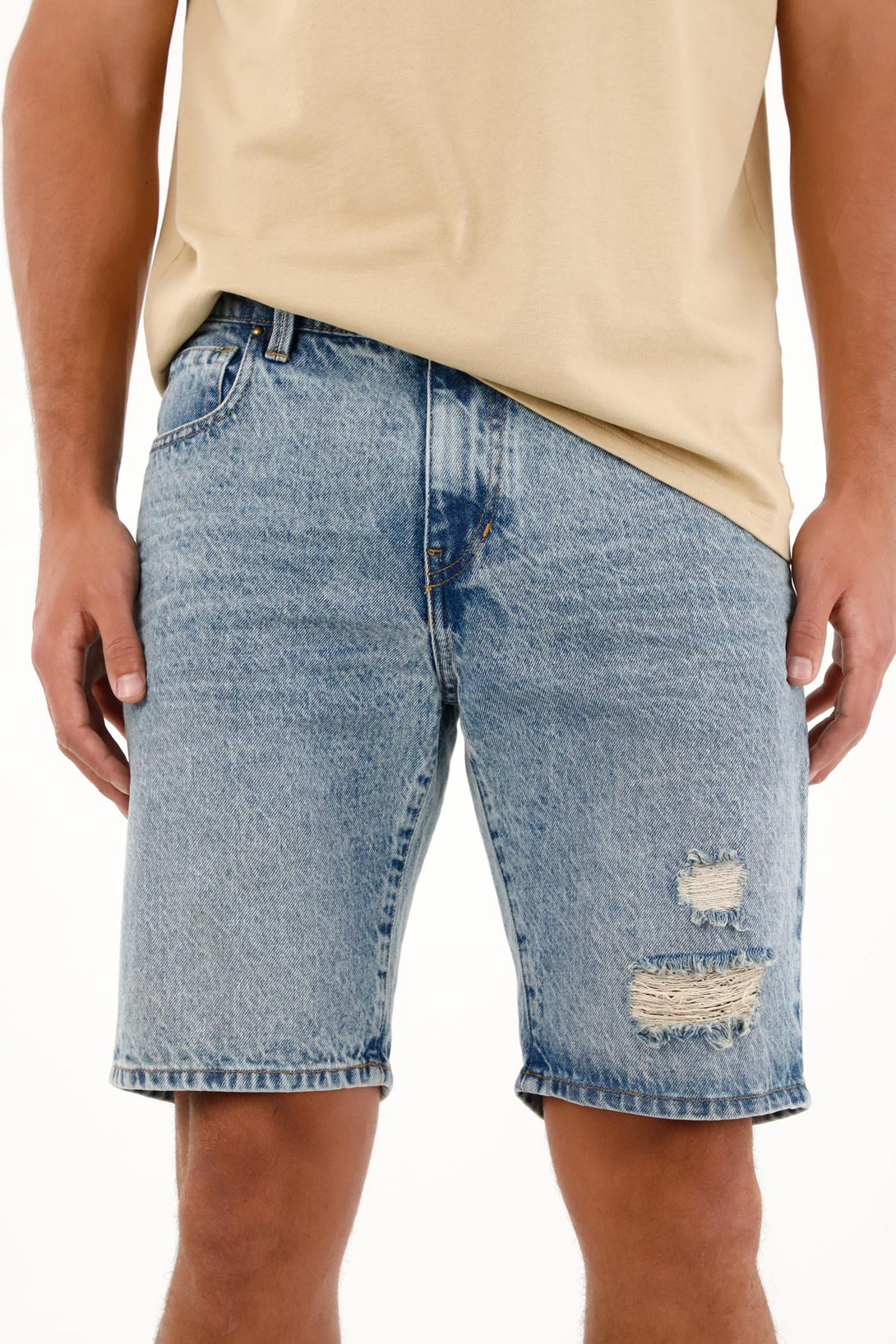 Bermuda en denim con rotos azul para hombre