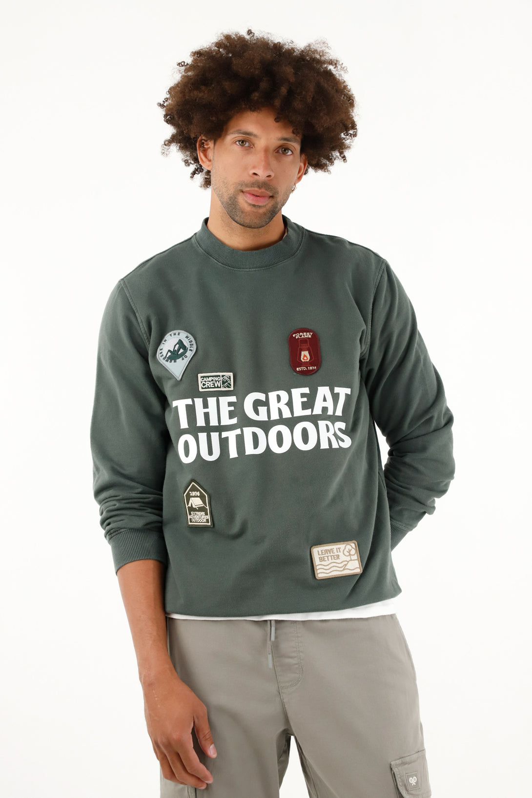 Men's green sweatshirt with front embroidery.