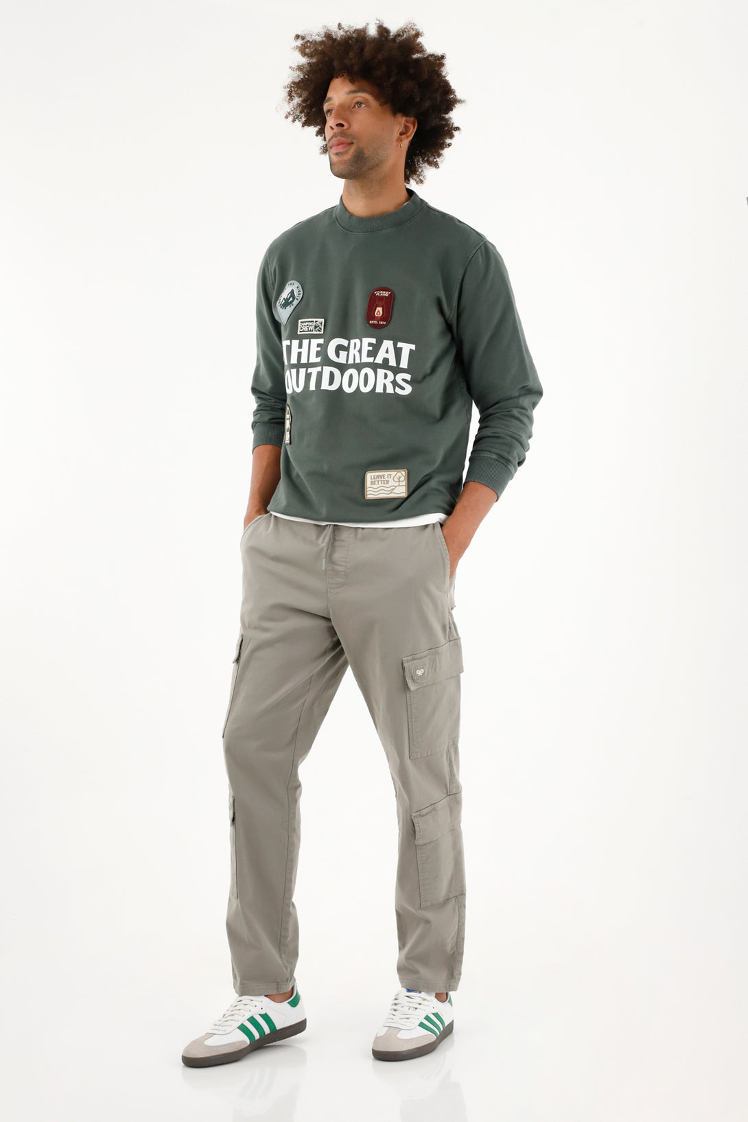 Men's green sweatshirt with front embroidery.