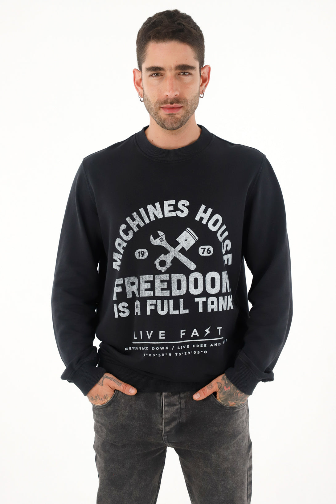 Buzo negro estampado para hombre