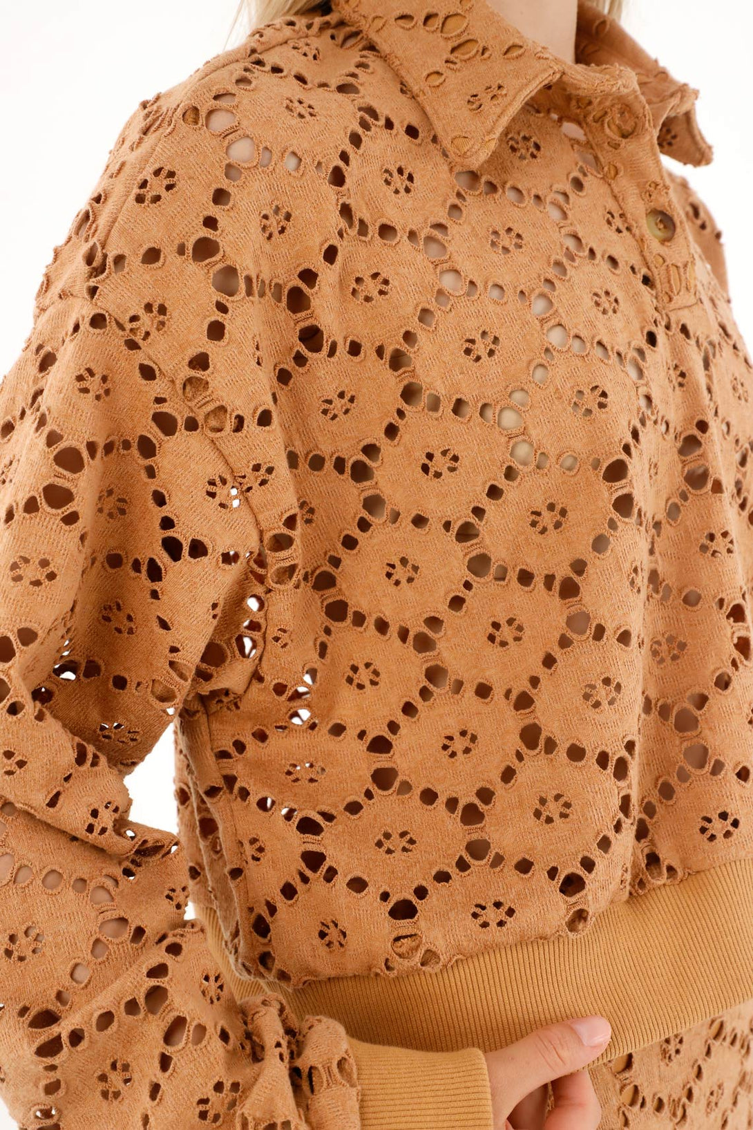 Buzo en tejido de punto café para mujer