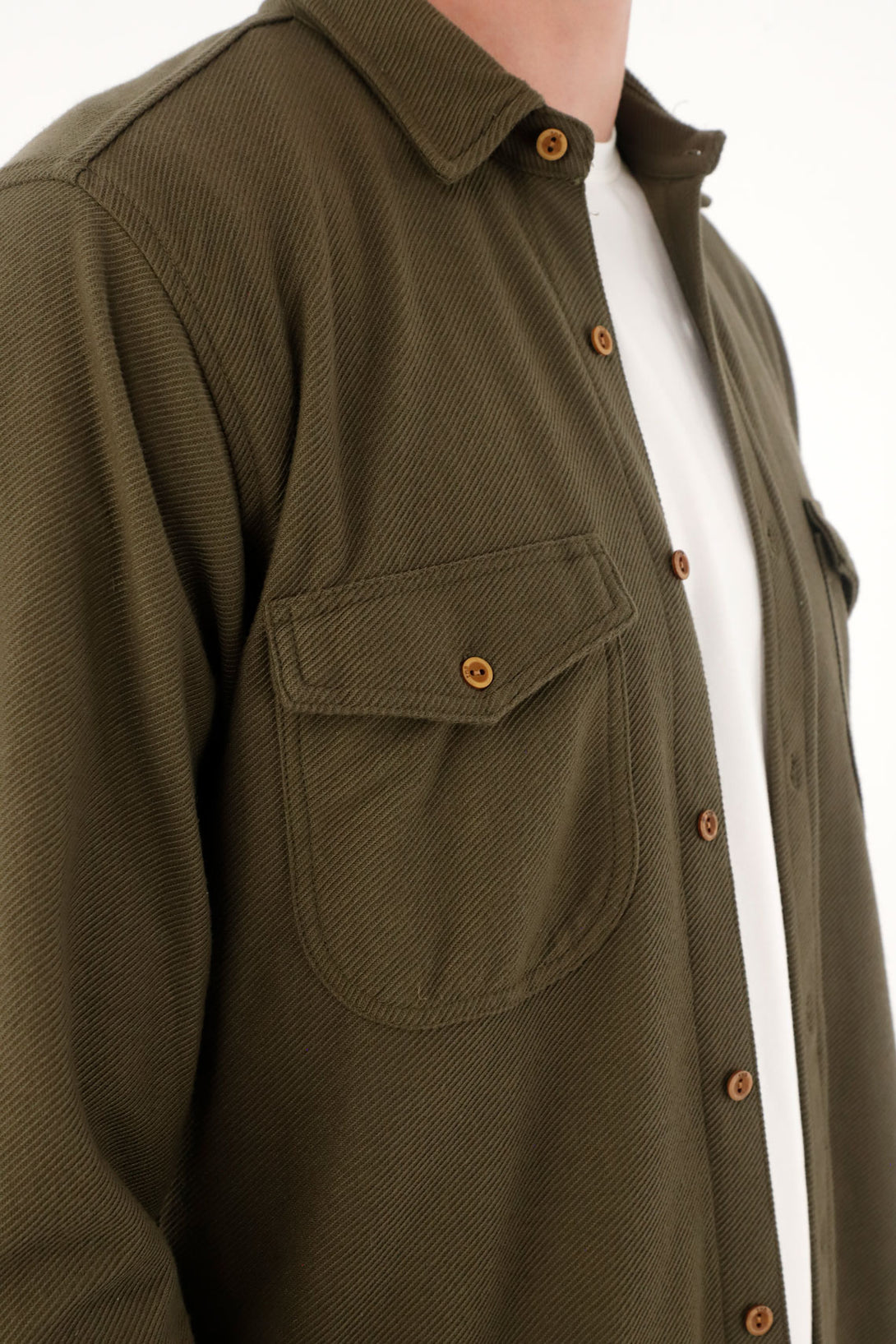 Buzo tipo camisa verde para hombre