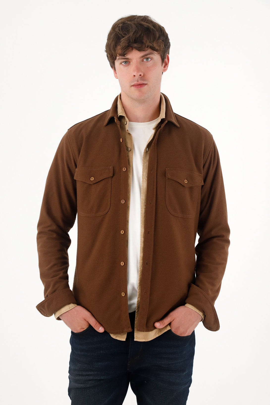 Buzo tipo camisa café para hombre