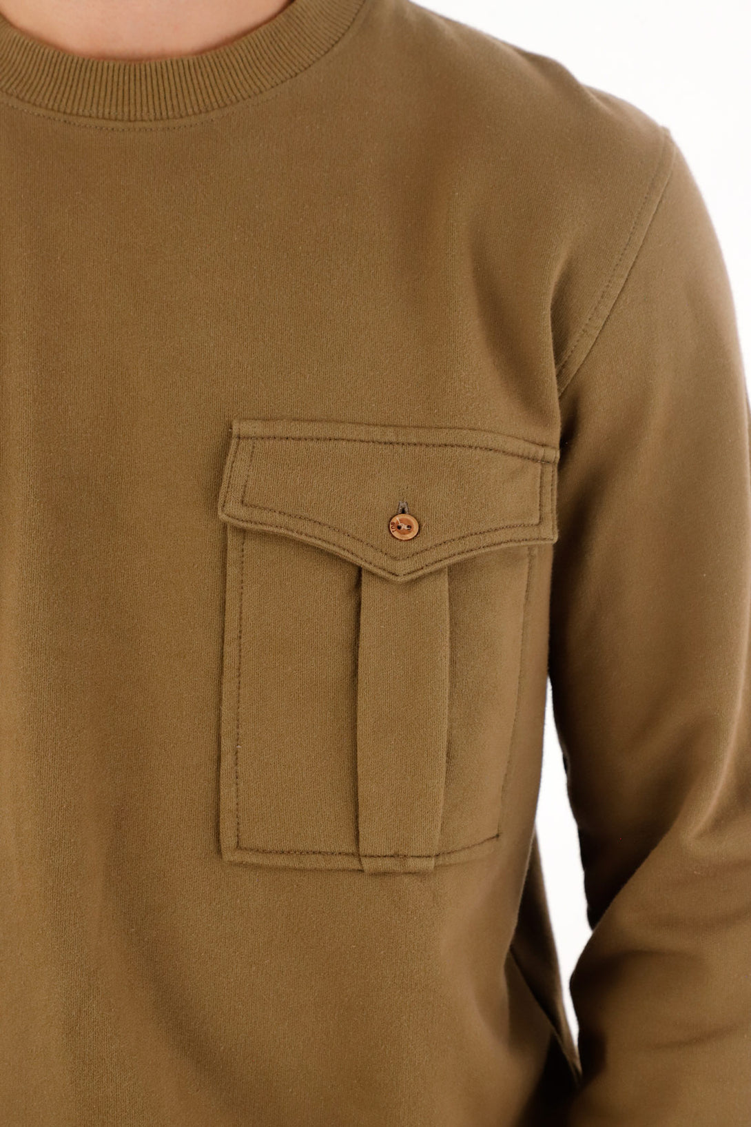 Buzo con bolsillo café para hombre