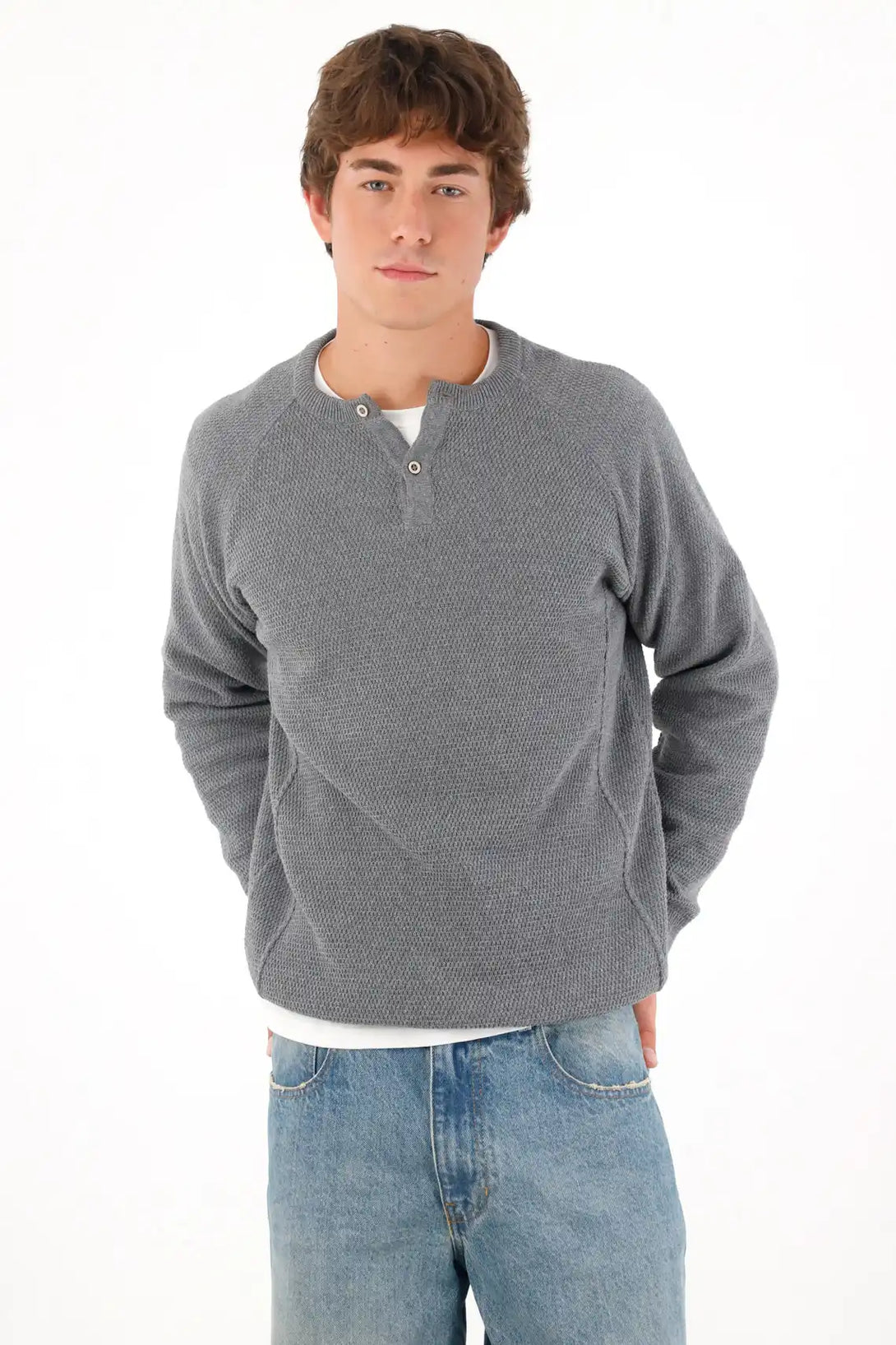 Buzo con capucha gris para hombre