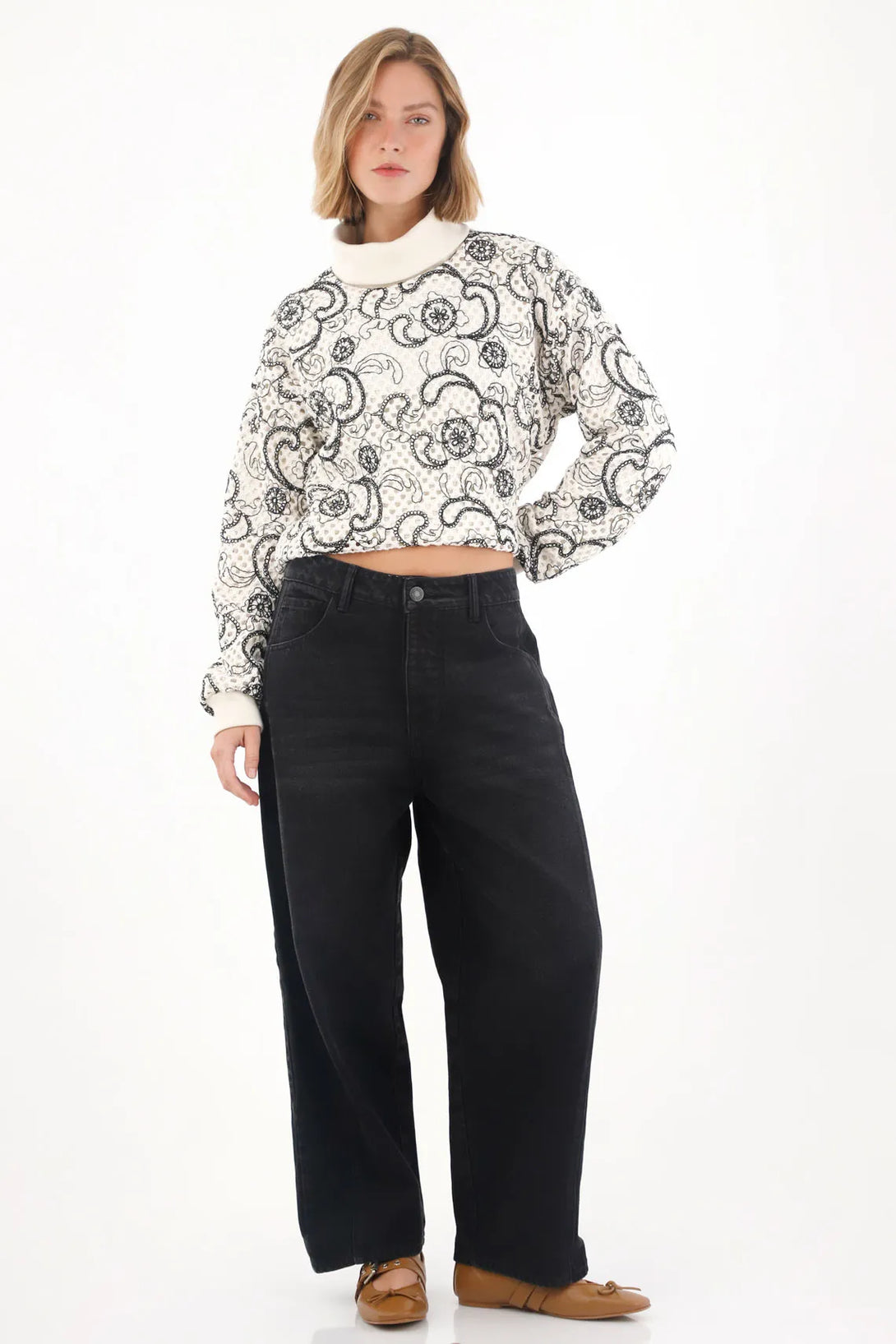 Buzo bordado con diseño paisley para mujer