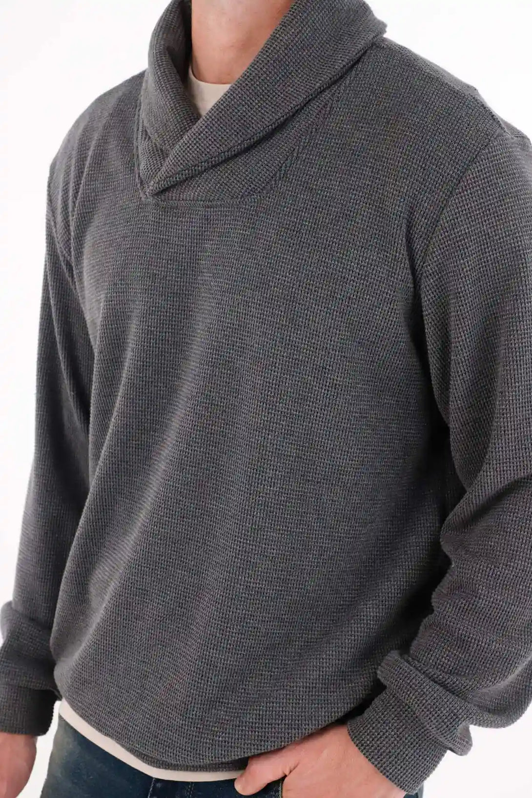 Buzo tejido con cuello cruzado azul para hombre