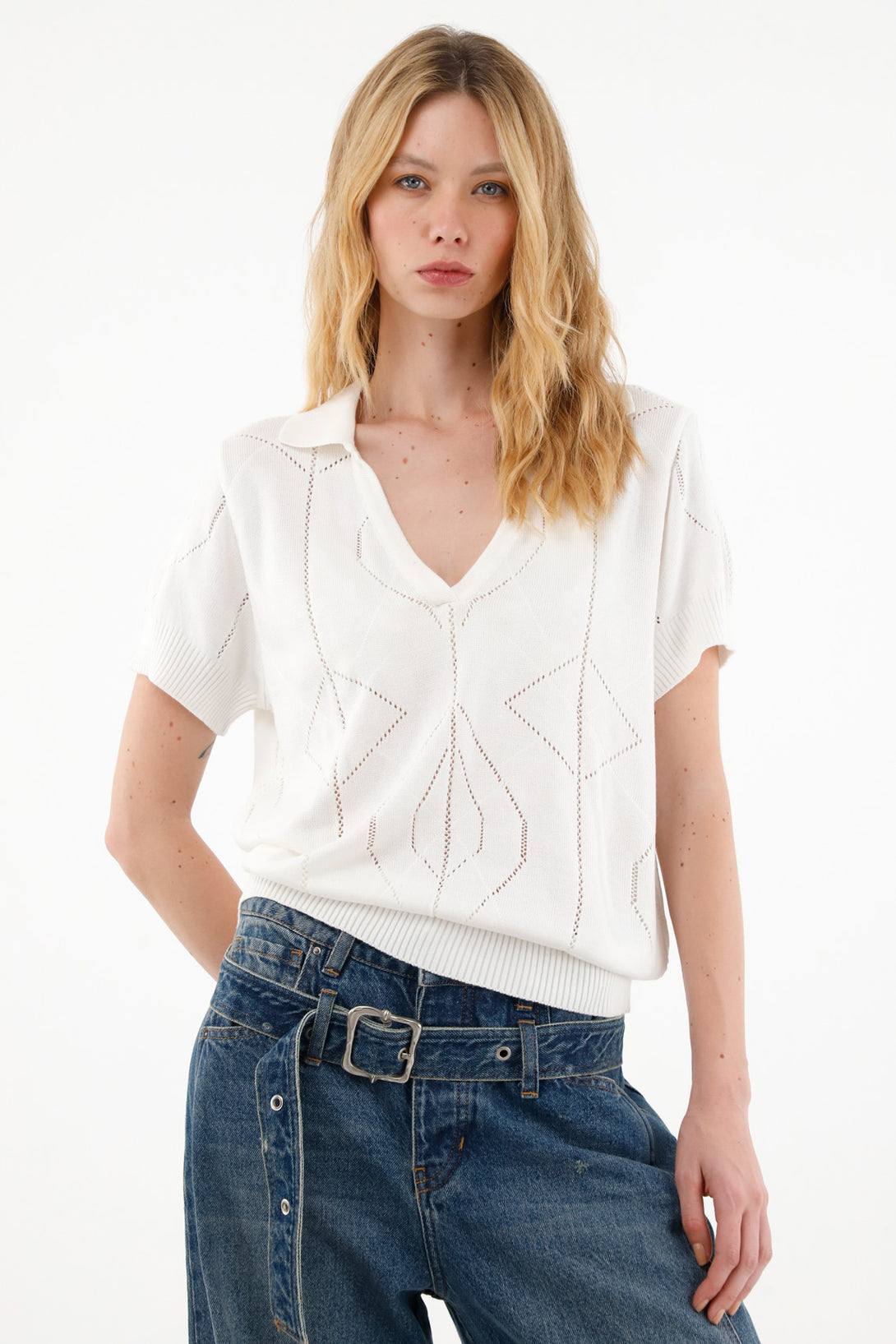 Camisa tejida crudo con escote en V para mujer