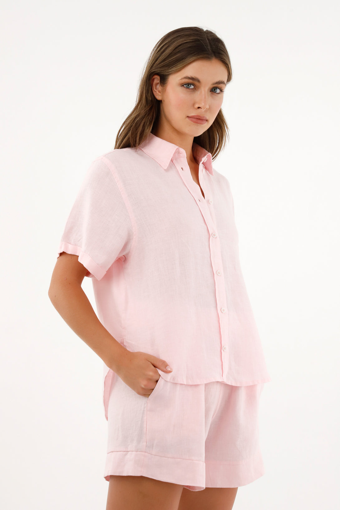 Women's short-sleeve pink linen shirt