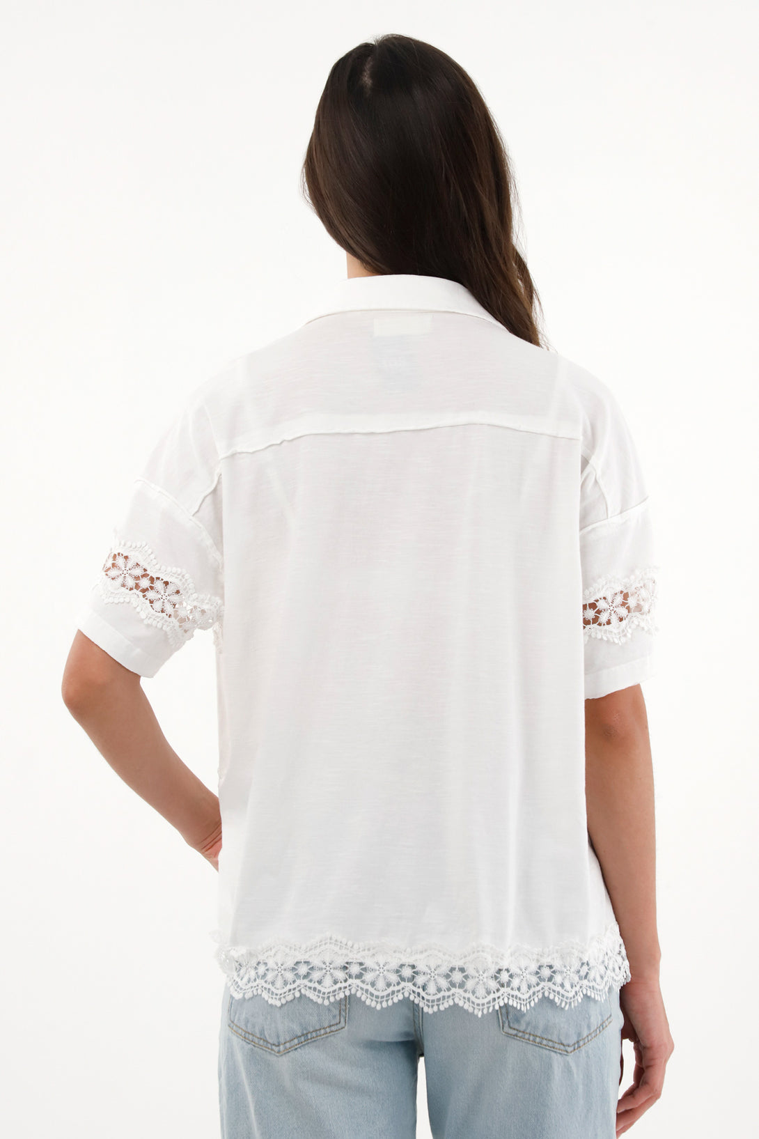 Camisa manga corta con cortes decorativos para mujer