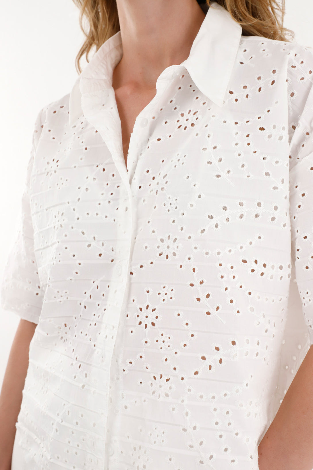 Women's Crinkle Crop Shirt in Cream