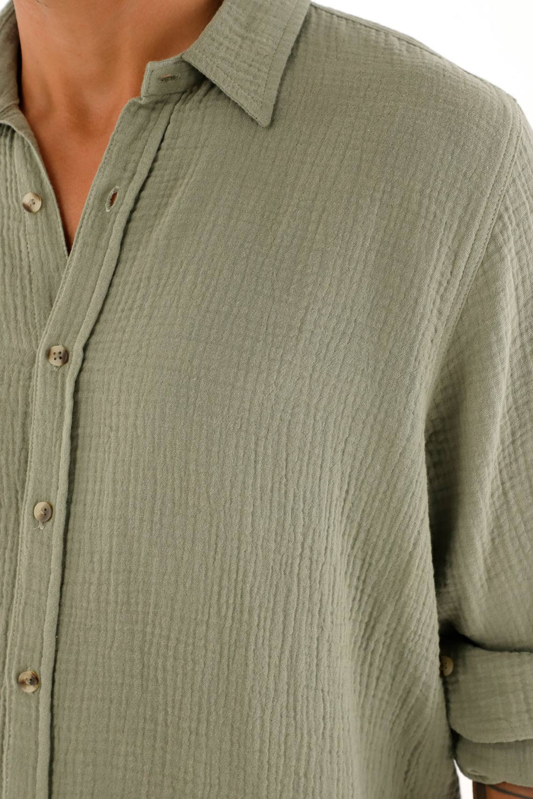 Camisa verde manga larga para hombre