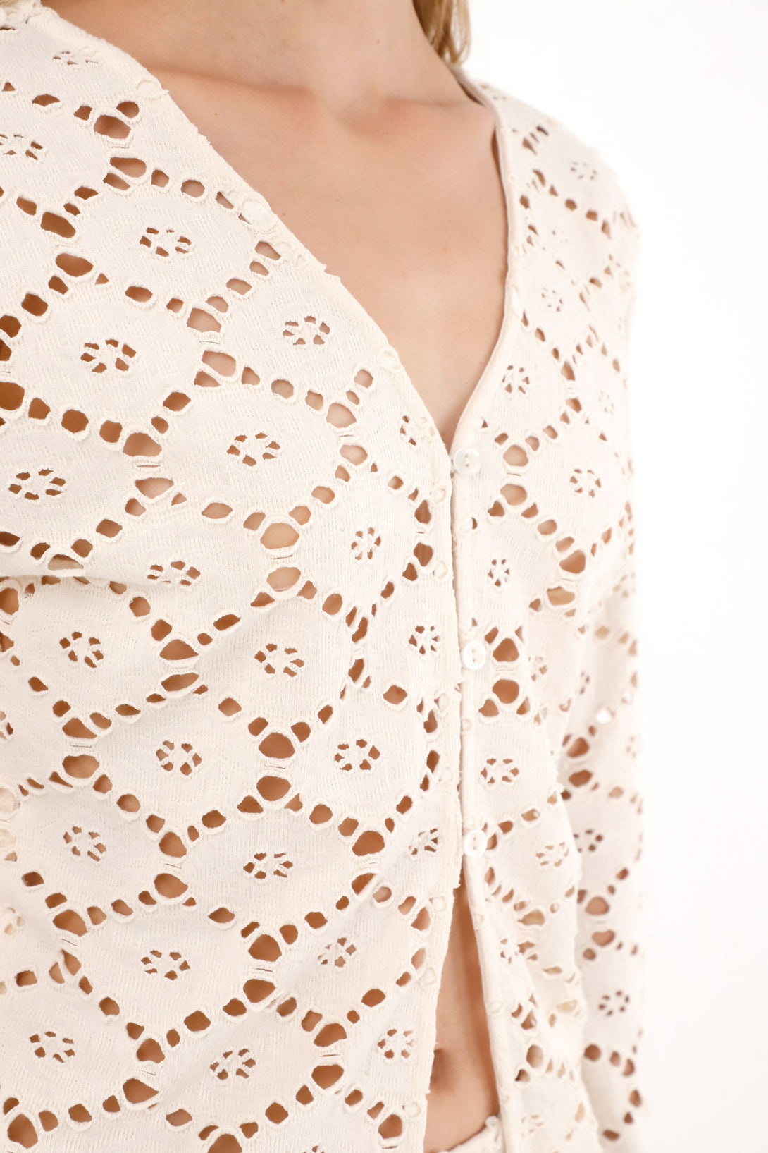 Women's raw knit shirt