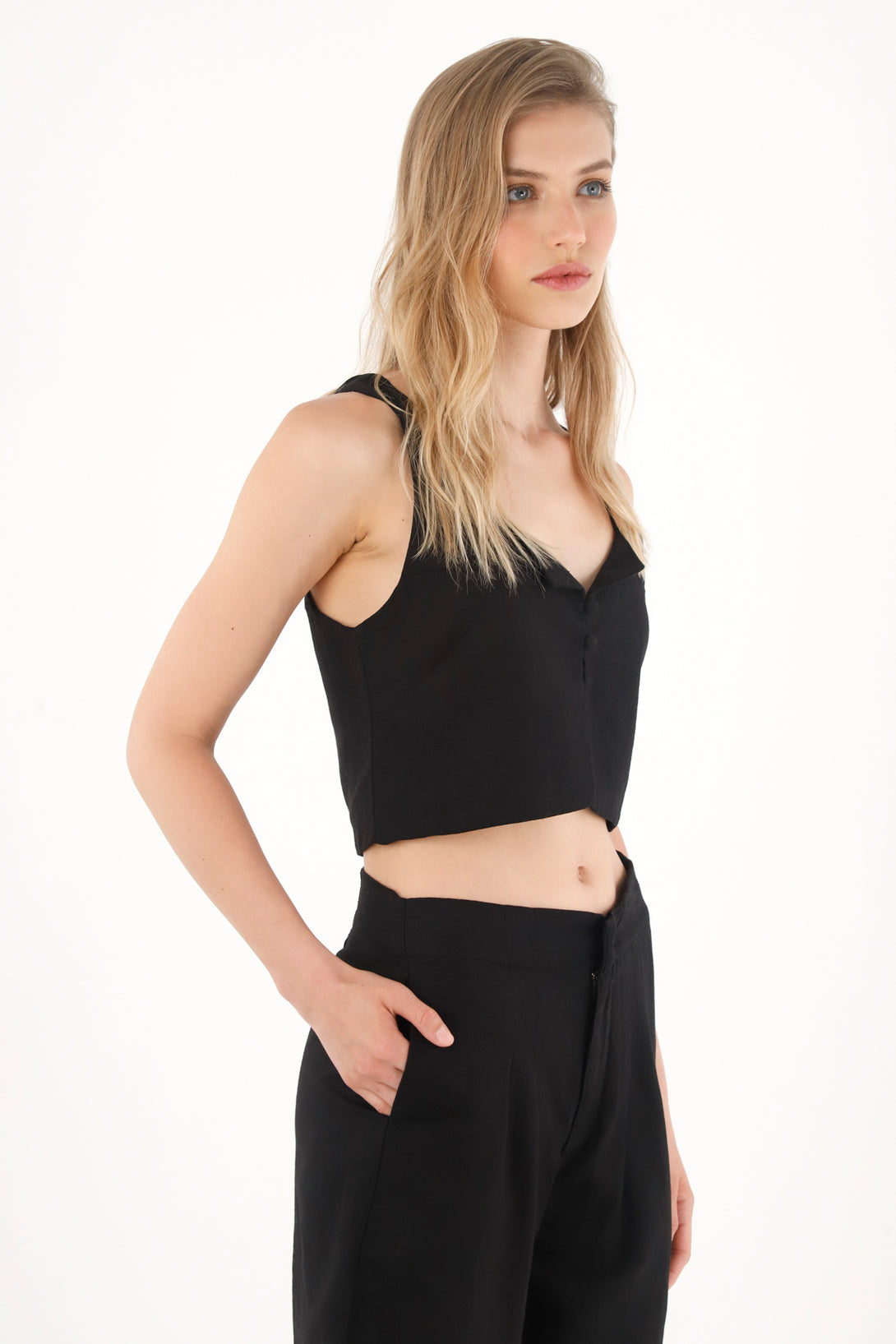 Camisa crop en 100% lino negra para mujer
