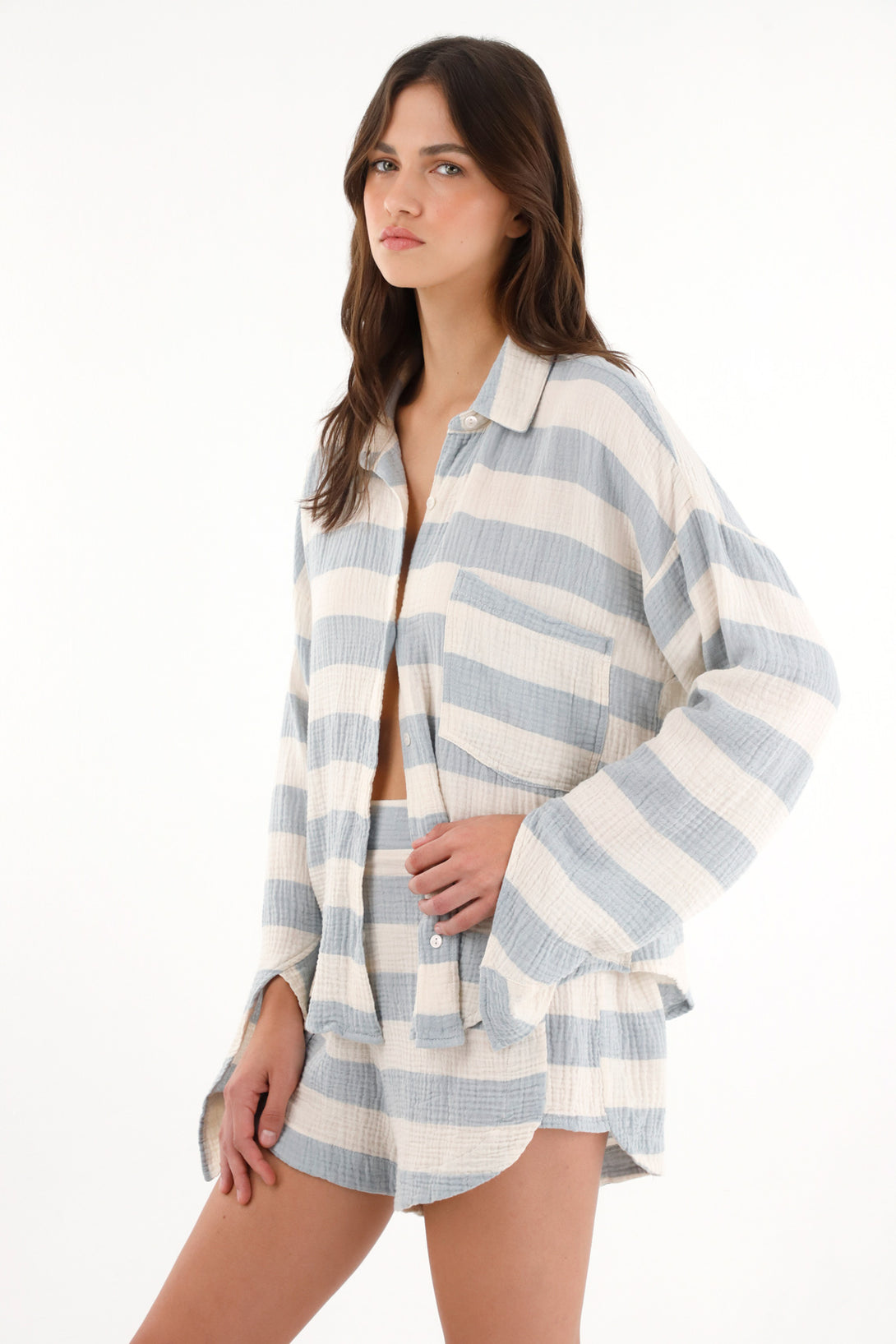 Camisa manga larga amplia a rayas para mujer