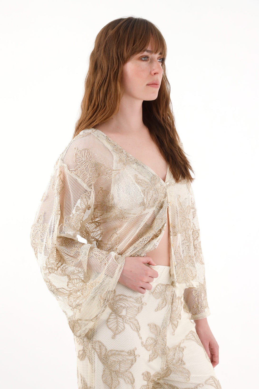 Camisa en malla bordada cruda para mujer