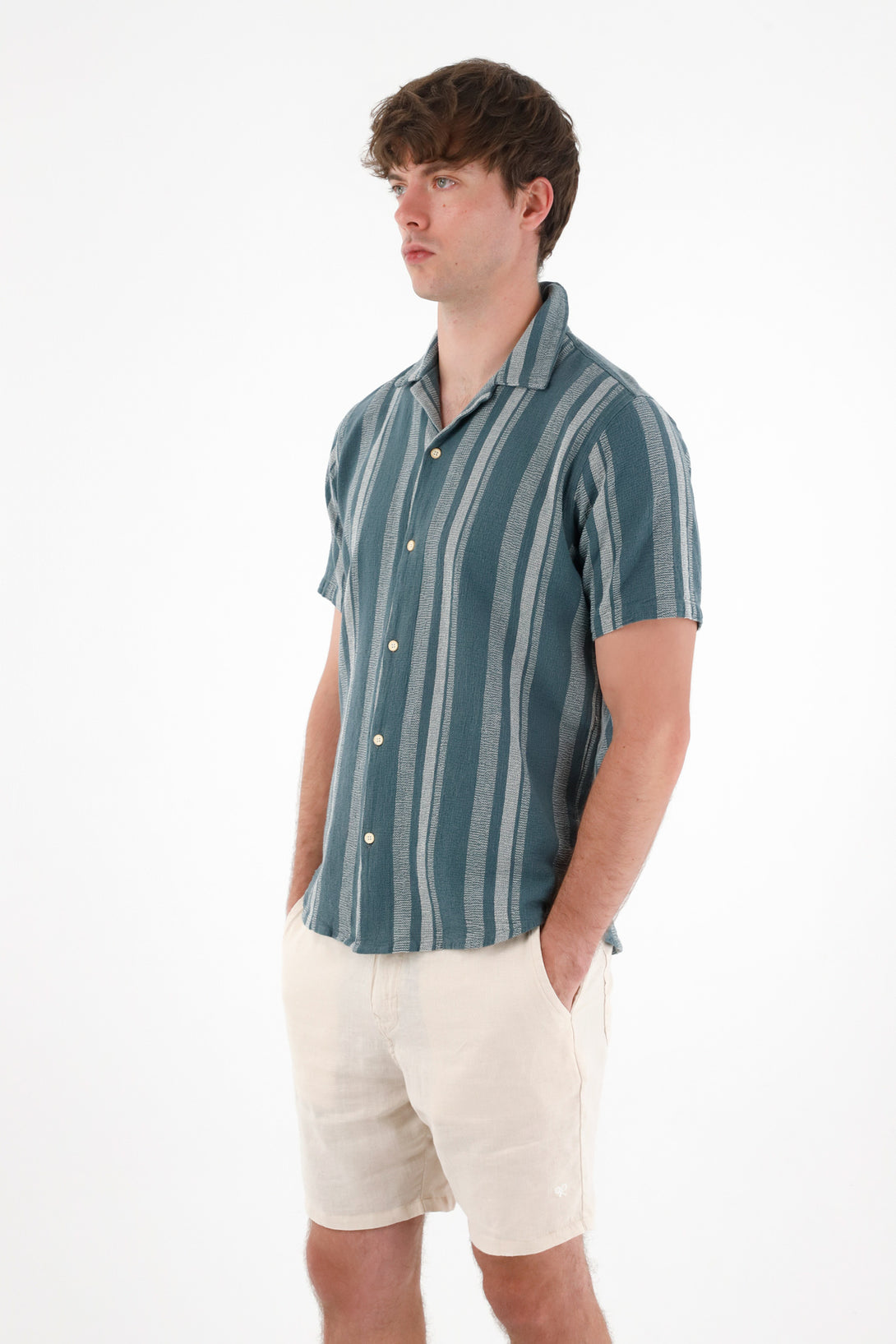 Camisa tipo bowling a rayas para hombre