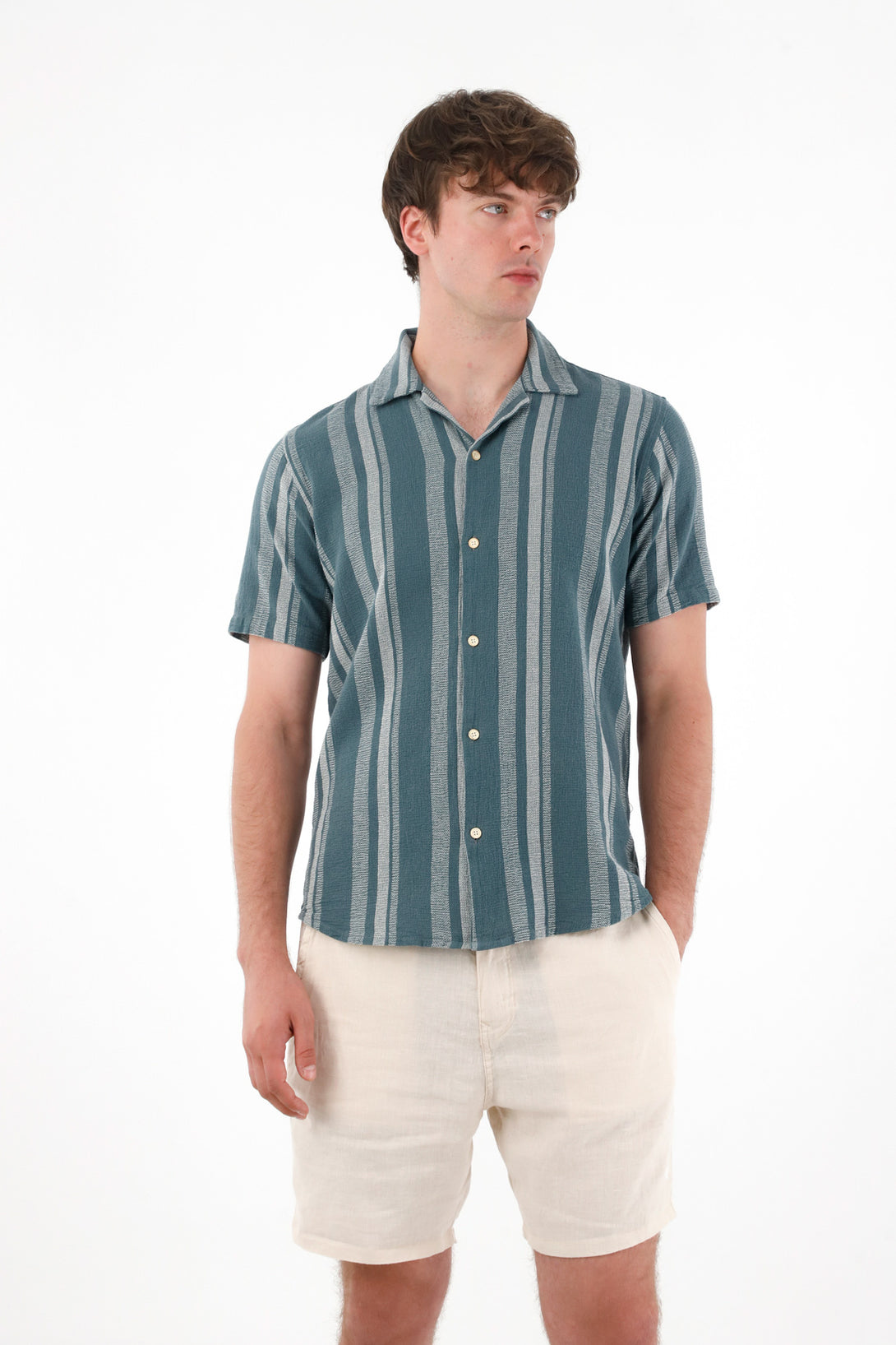 Camisa tipo bowling a rayas para hombre