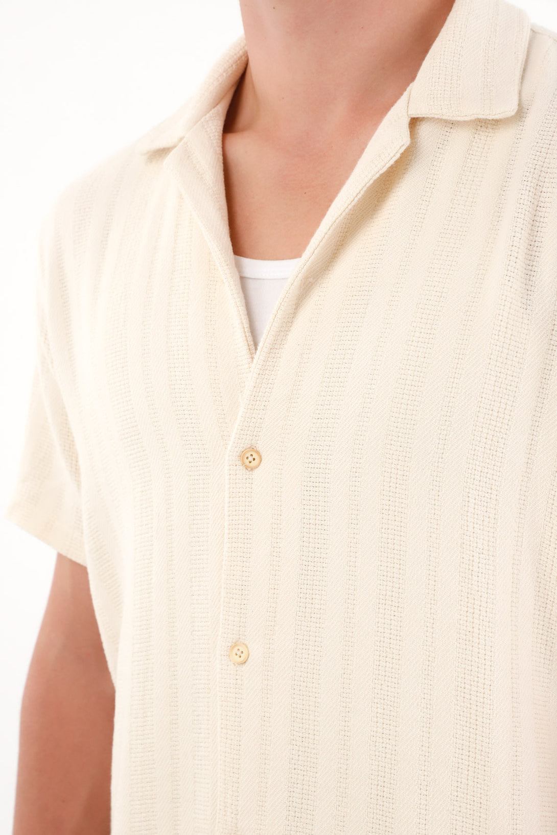 Camisa tipo bowling a rayas crudo para hombre