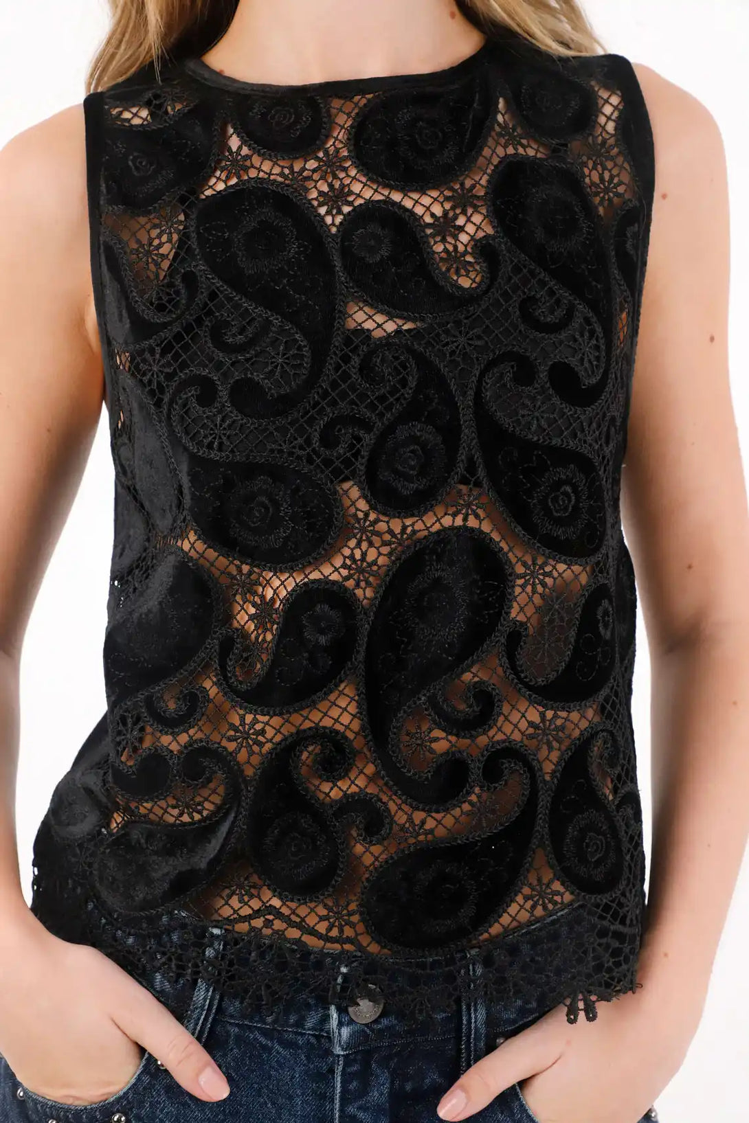 Shirt with black mesh fabric for women