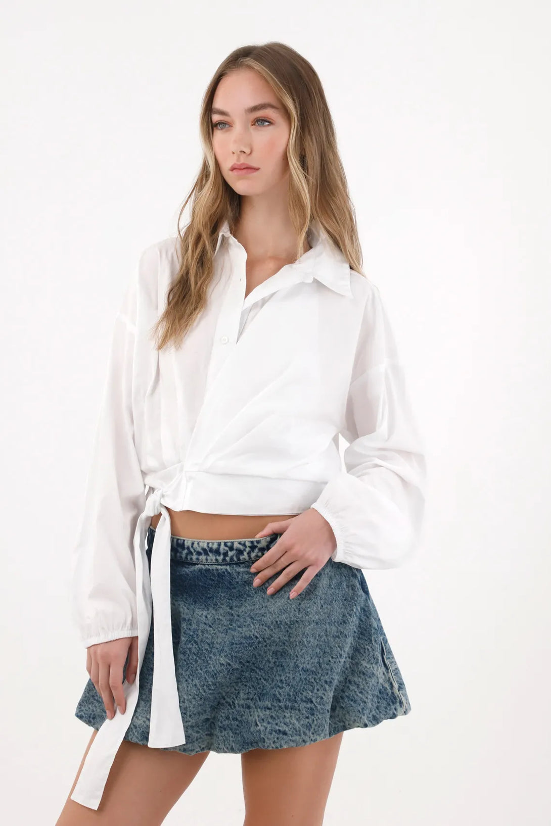 Shirt in poplin with tie at the waist in white for women