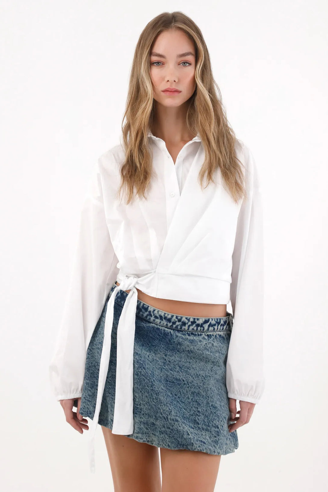 Shirt in poplin with tie at the waist in white for women
