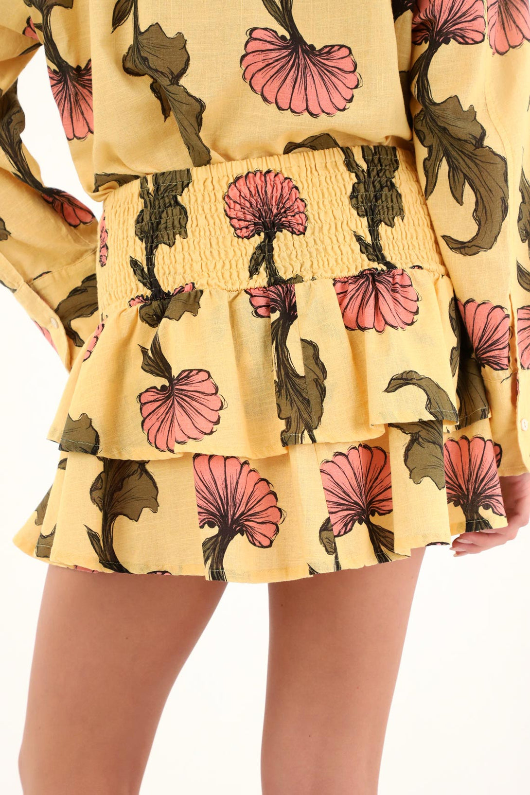 Falda corta con estampado de flores para mujer