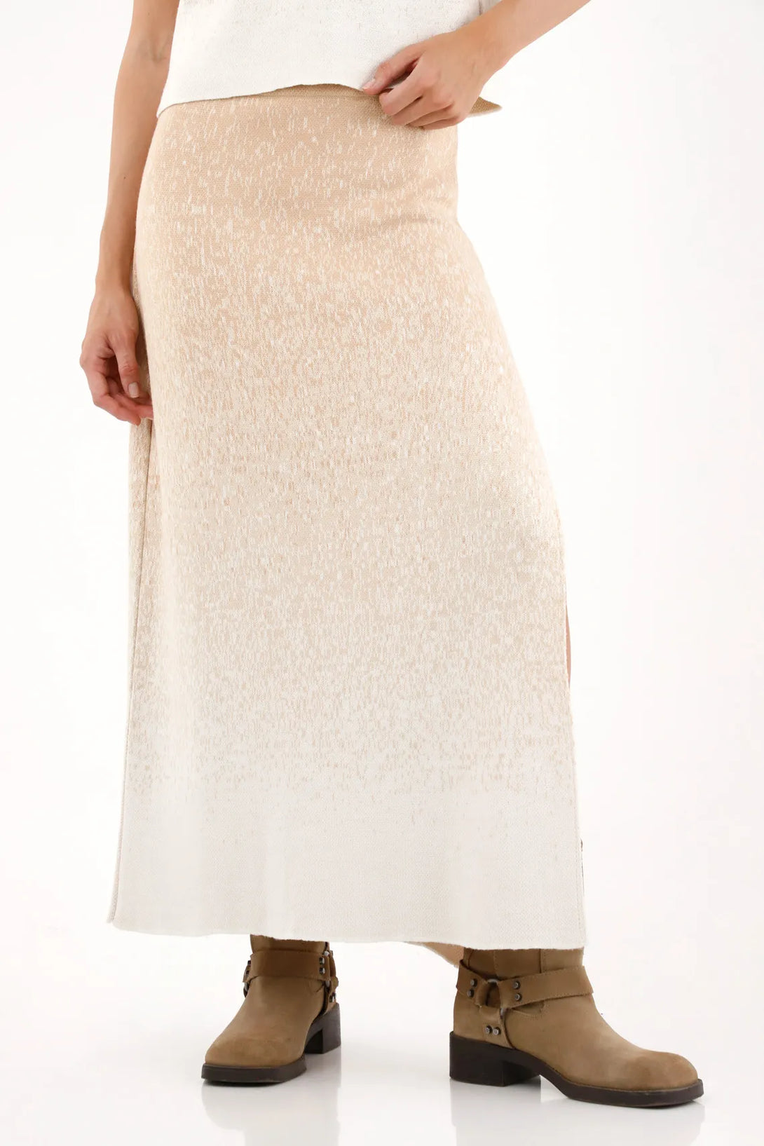 Long knitted skirt with gradient design for women