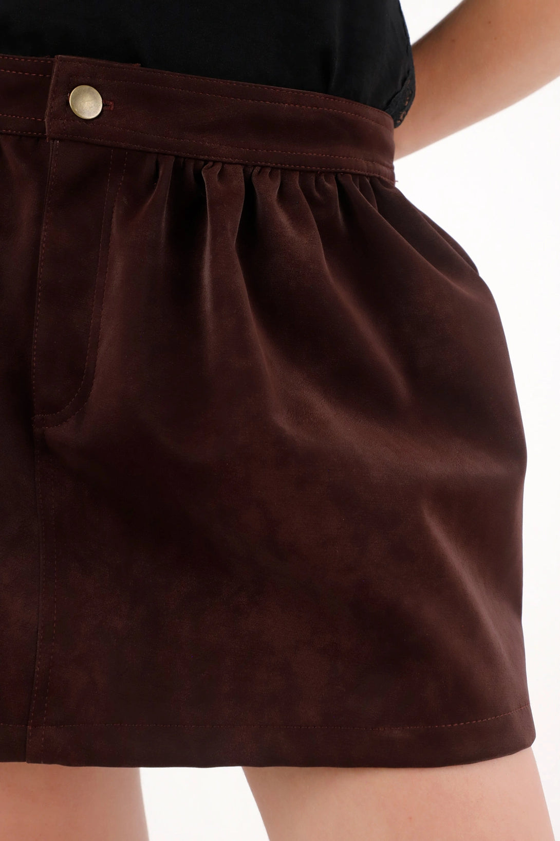 Falda corta vinotinto para mujer