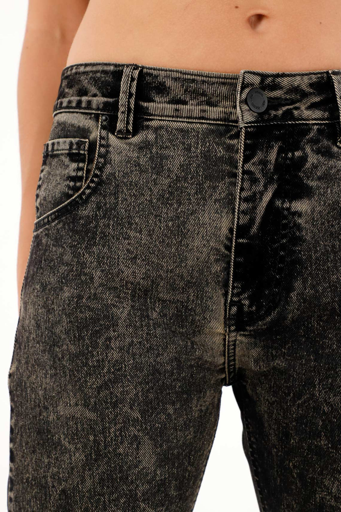 Jean negro bota recta para mujer
