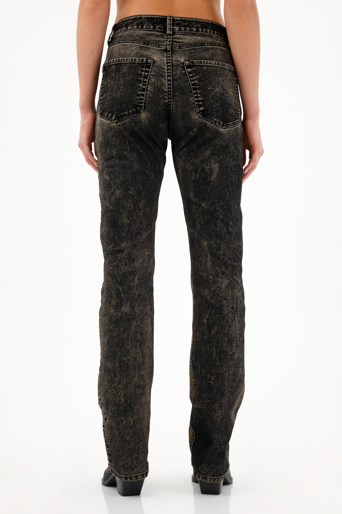 Jean negro bota recta para mujer