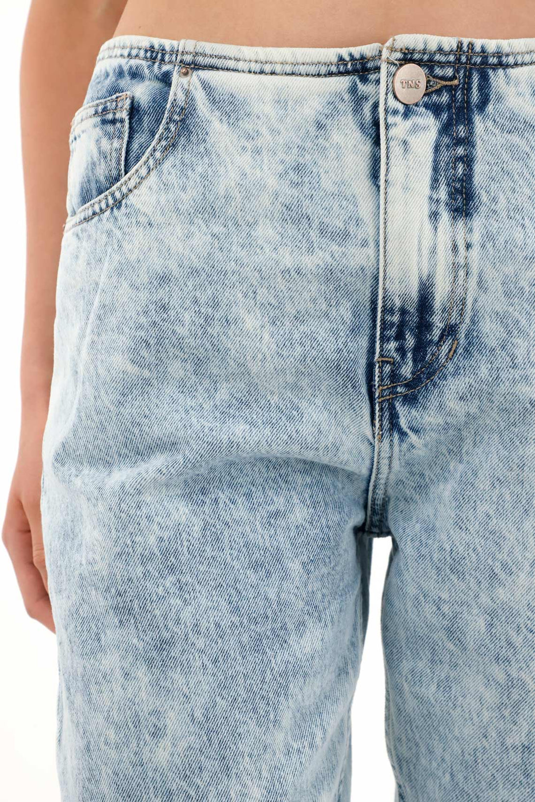 Jean Mom tiro bajo sin pretina para mujer