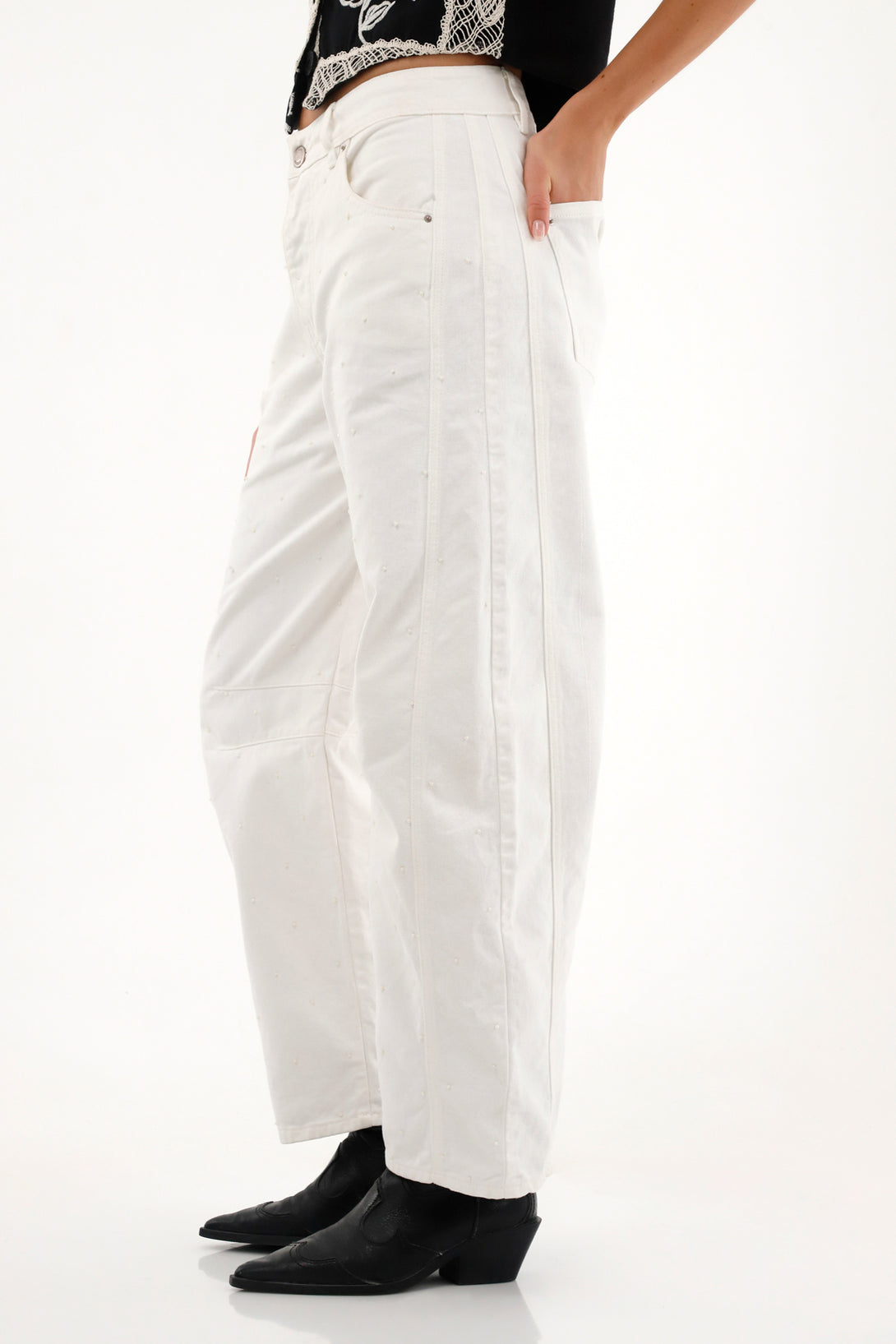 Women's raw decorative appliquÃ© horseshoe jeans