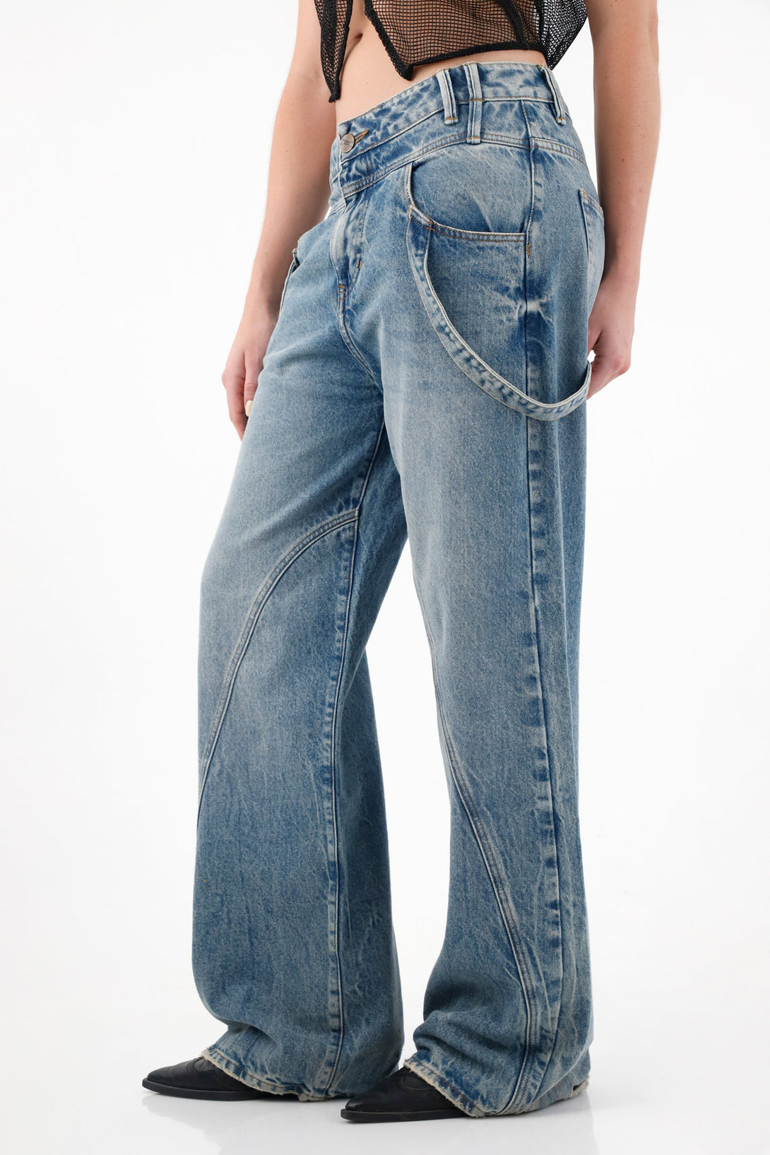 Women's Medium Tone Low Rise Wide Leg Jeans