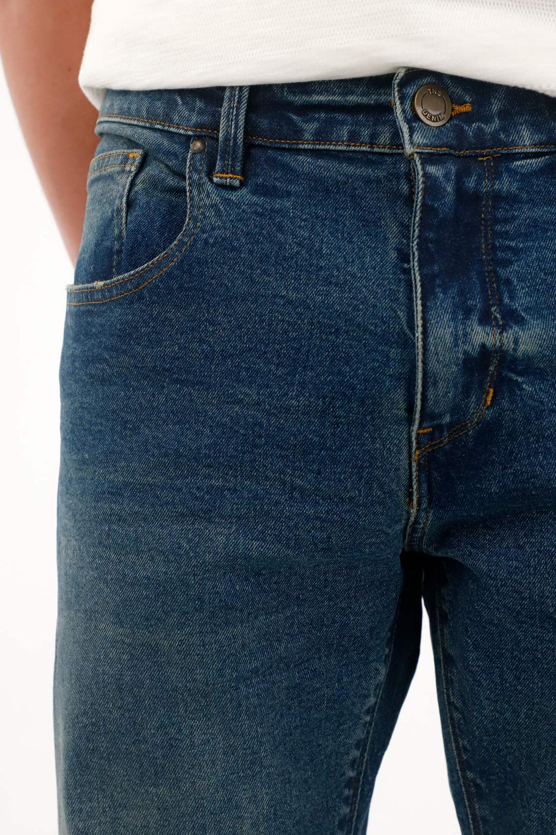 Men's Mid-Rise Straight Jeans with 3D Wrinkles